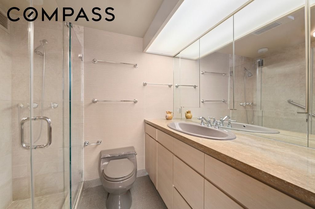25 Sutton Place South, Unit 18M photo 7