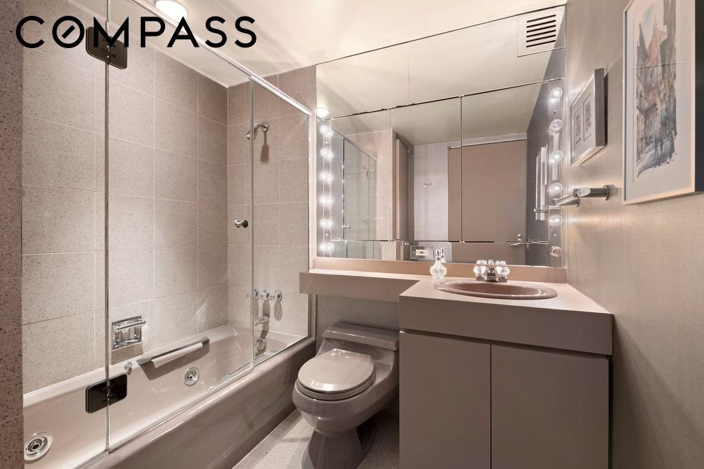 25 Sutton Place South, Unit 18M photo 9