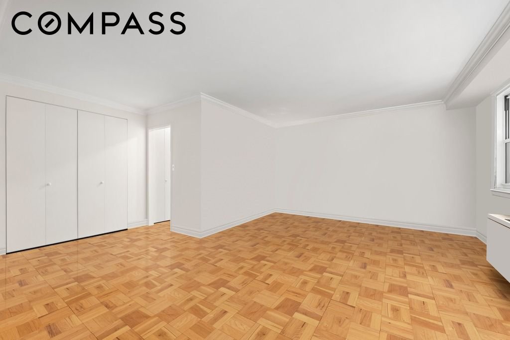 123 East 75th Street, Unit 6A photo 4