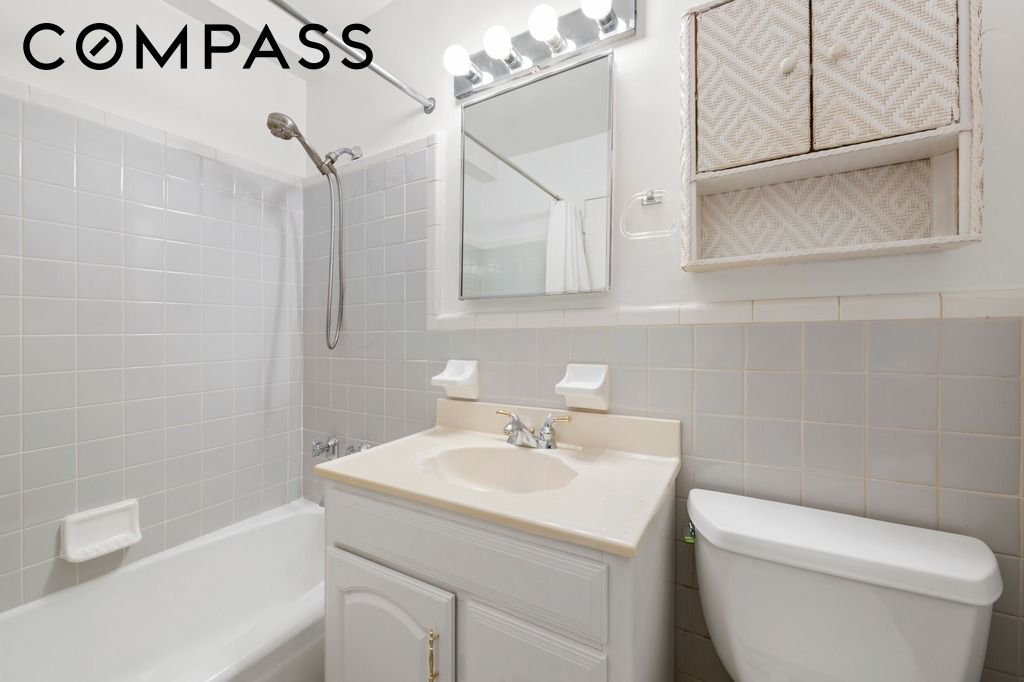 123 East 75th Street, Unit 6A photo 6