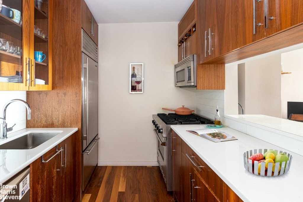 88 Greenwich Street, Unit 1613 photo 3