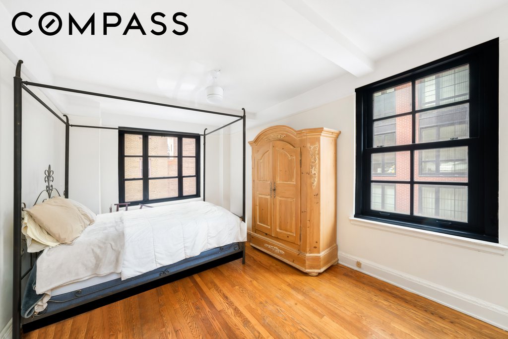 235 East 22nd Street, Unit 12T photo 4