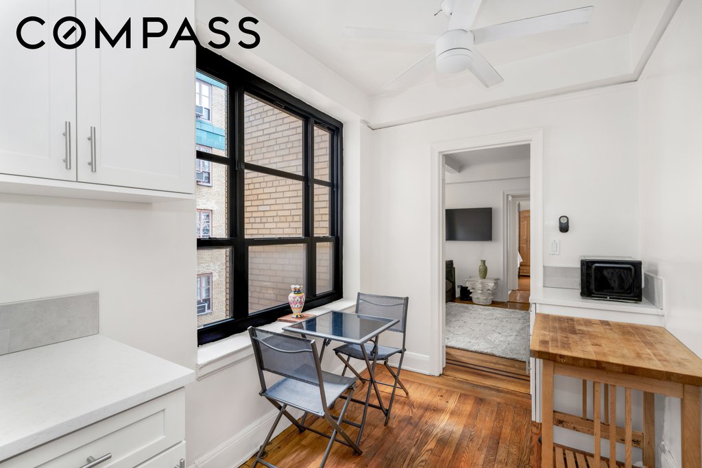 235 East 22nd Street, Unit 12T photo 8