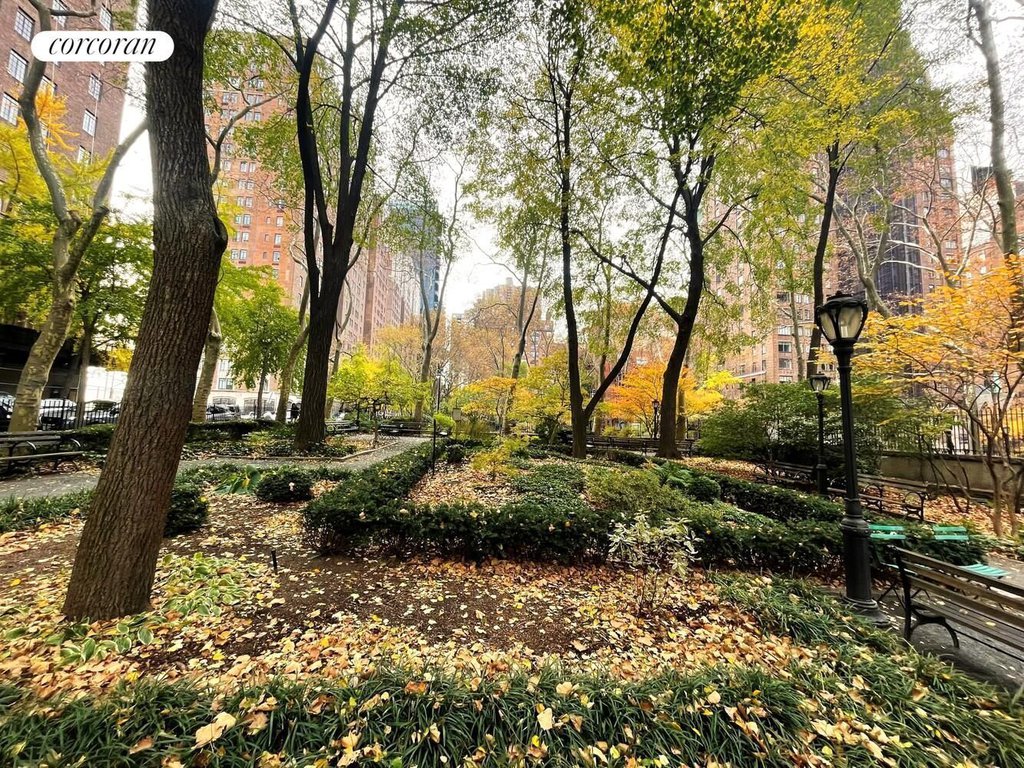 5 Tudor City Place, Unit 912 photo 10