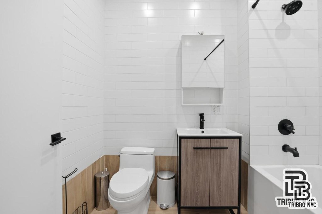 496 Broadway, Unit 4 photo 5