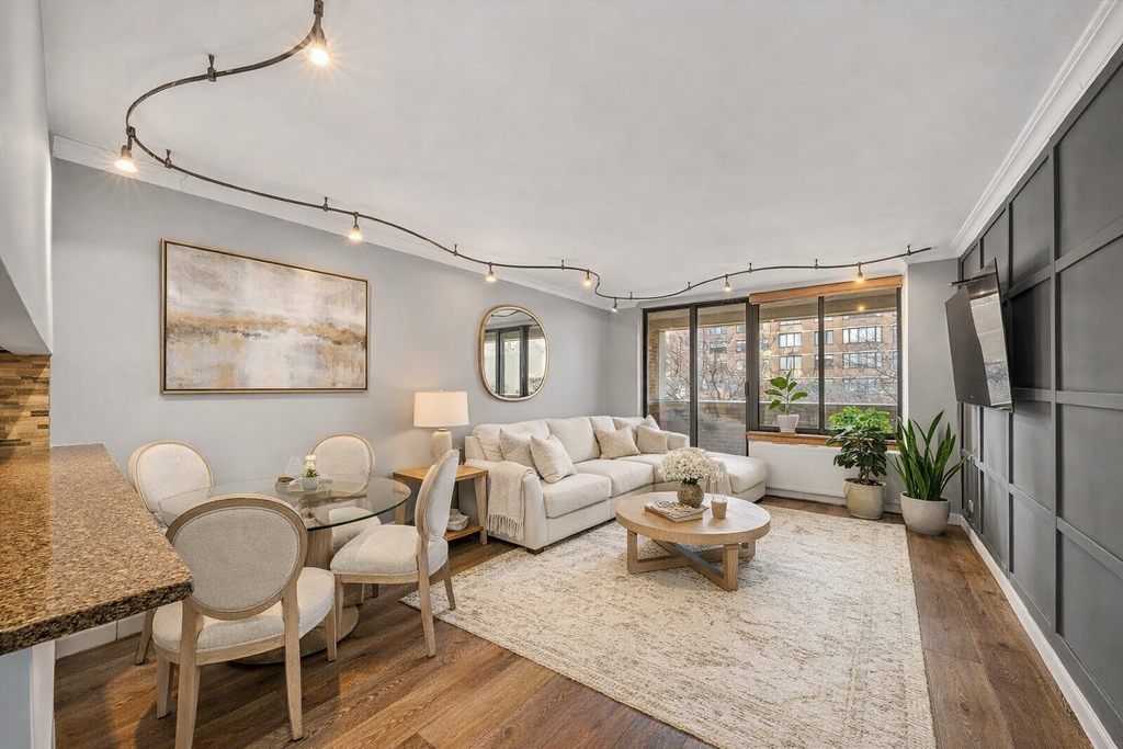 157 East 32nd Street, Unit 3A photo 22