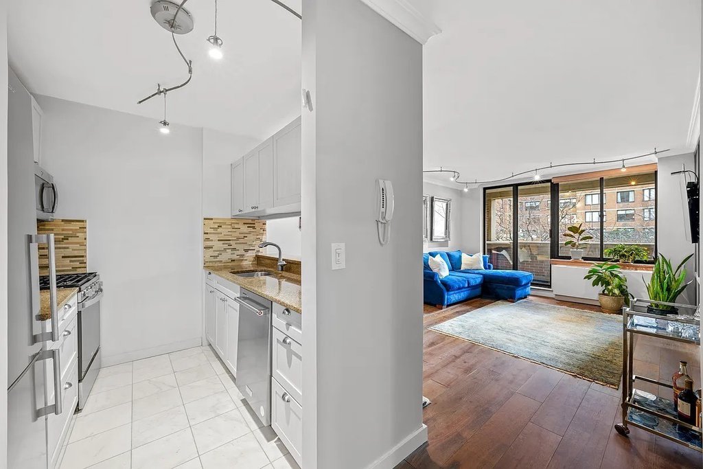 157 East 32nd Street, Unit 3A photo 4