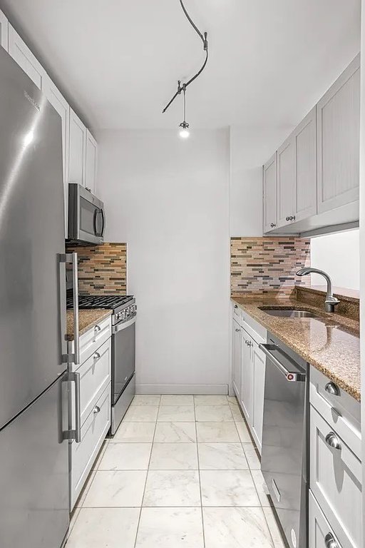 157 East 32nd Street, Unit 3A photo 5