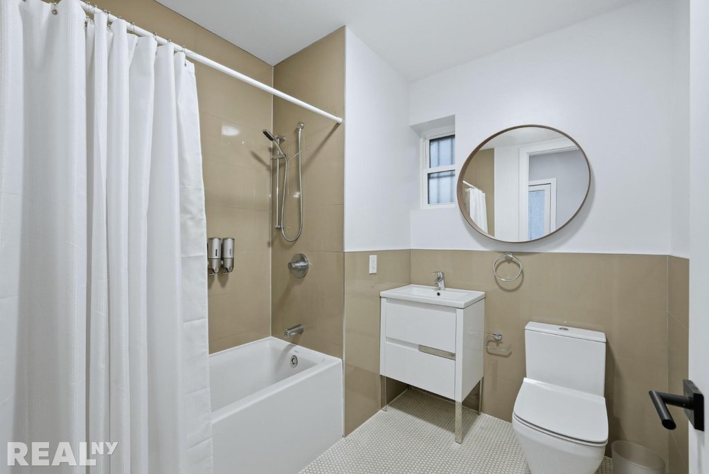 627 Wilson Avenue, Unit 2 photo 4