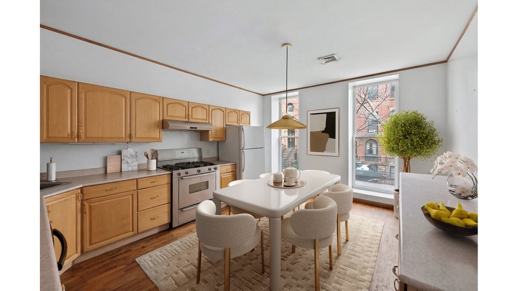 214 East 17th Street – For Sale photo 2