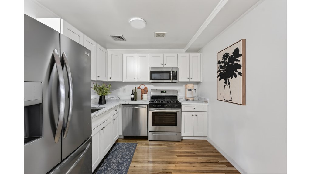 214 East 17th Street – For Sale photo 5