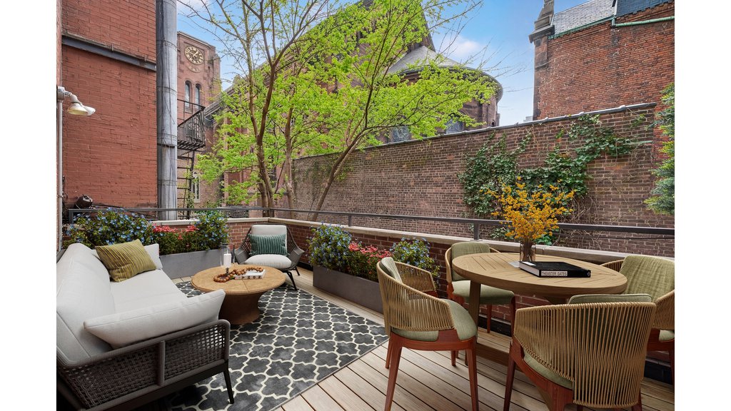 214 East 17th Street – For Sale photo 9