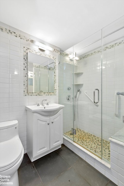 60 Sutton Place South, Unit 2NS photo 6