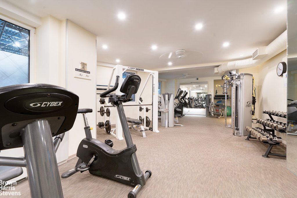 60 Sutton Place South, Unit 2NS photo 10