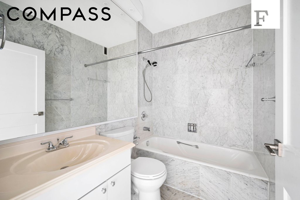 380 Rector Place, Unit 3R photo 8