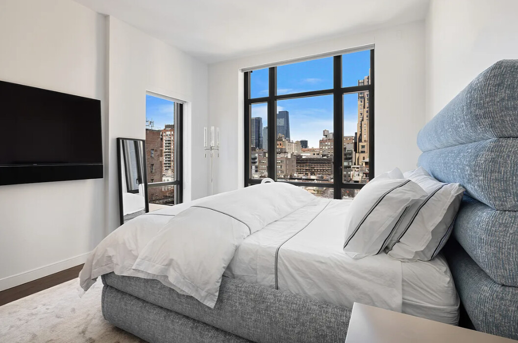 211 West 14th Street, Unit 10B photo 4