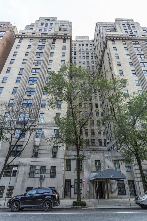 895 Park Avenue, Unit 1B photo 7