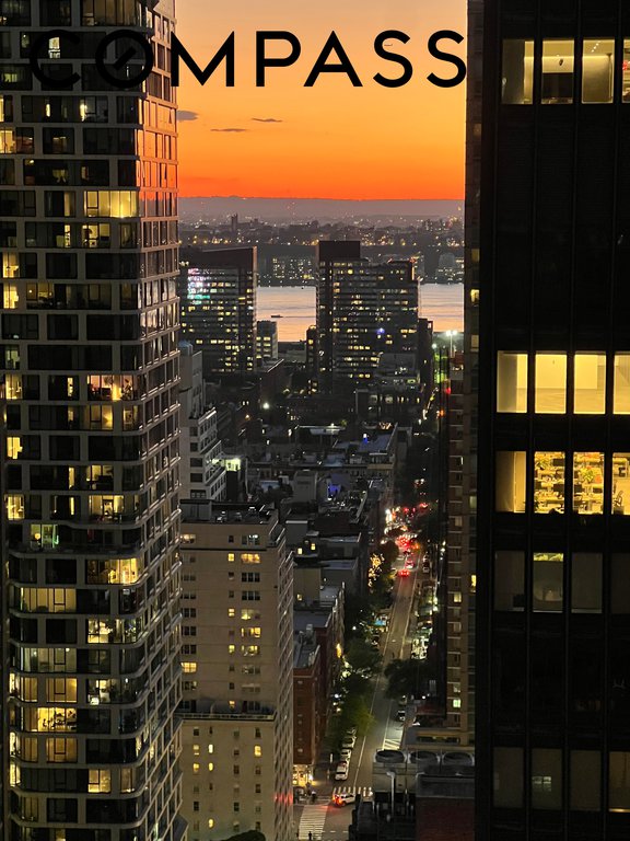 159 West 53rd Street, Unit 34E photo 3