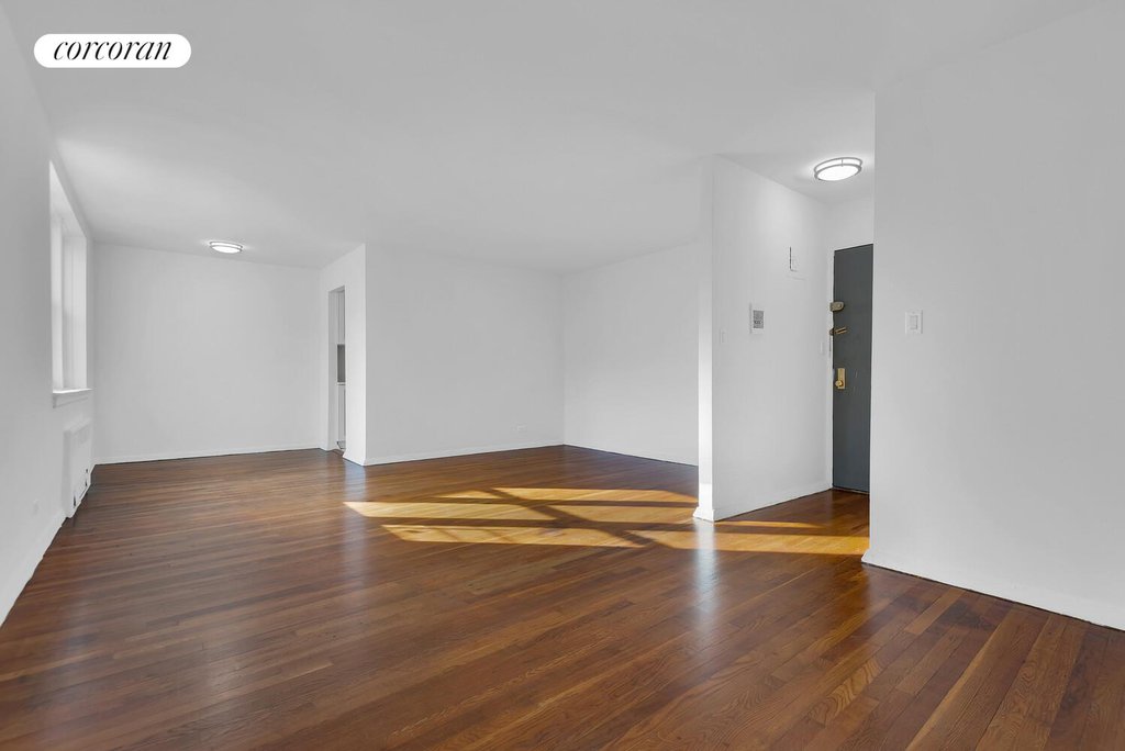 2420 Morris avenue, Unit 6C photo 2