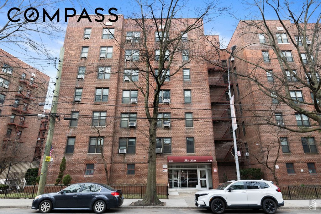 33-24 Junction Boulevard, Unit 1R