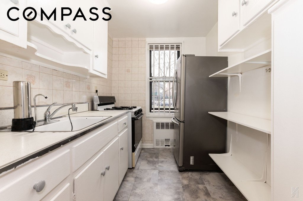 33-24 Junction Boulevard, Unit 1R photo 7