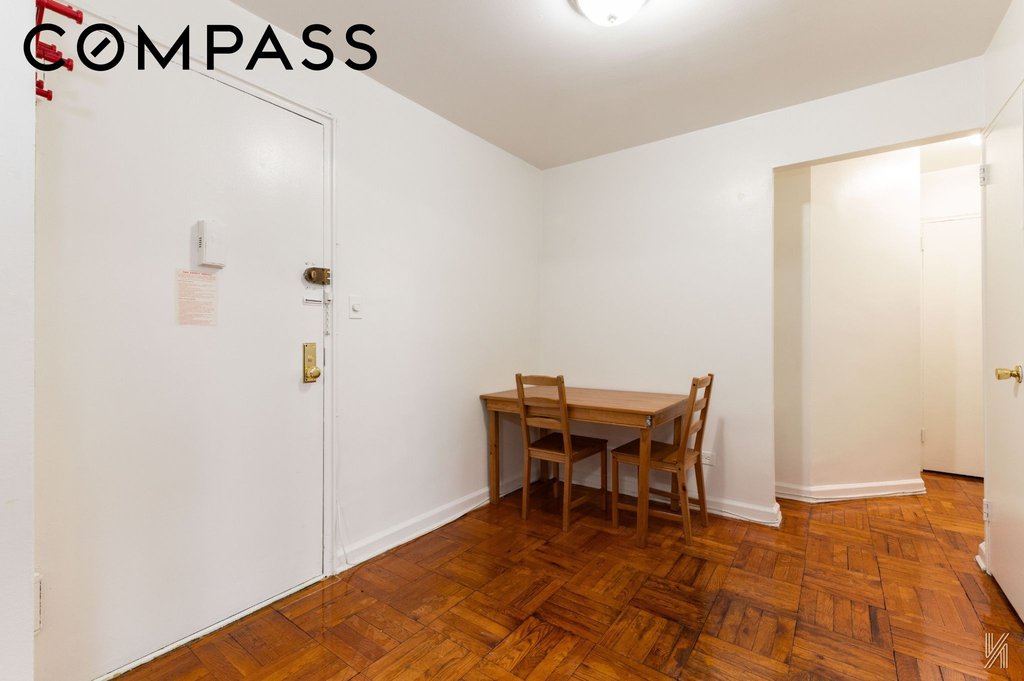 33-24 Junction Boulevard, Unit 1R photo 9