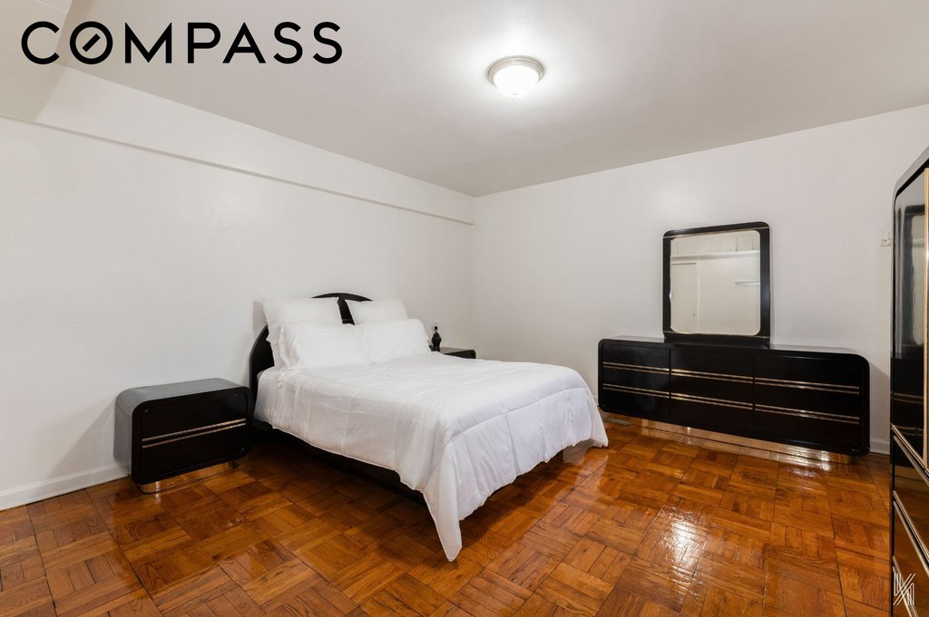 33-24 Junction Boulevard, Unit 1R photo 10