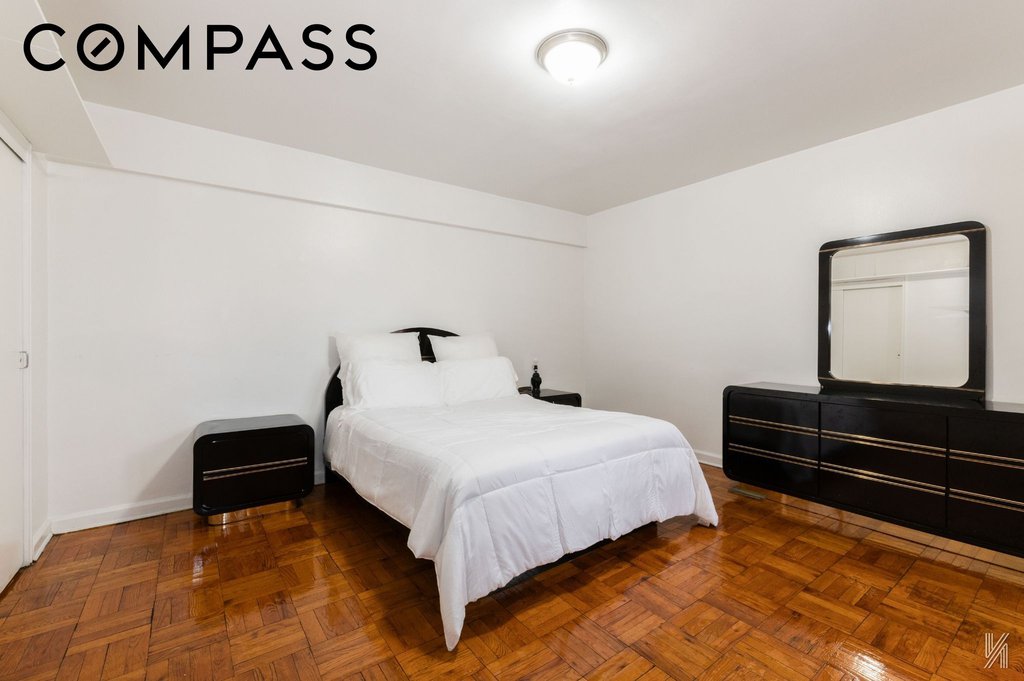33-24 Junction Boulevard, Unit 1R photo 11