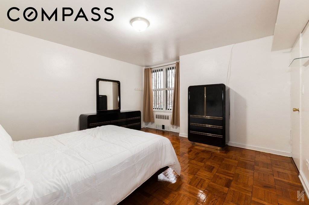 33-24 Junction Boulevard, Unit 1R photo 12