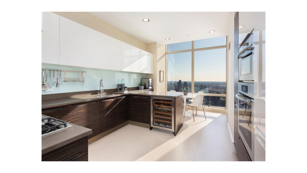 845 United Nations Plaza, Unit 82B photo 4