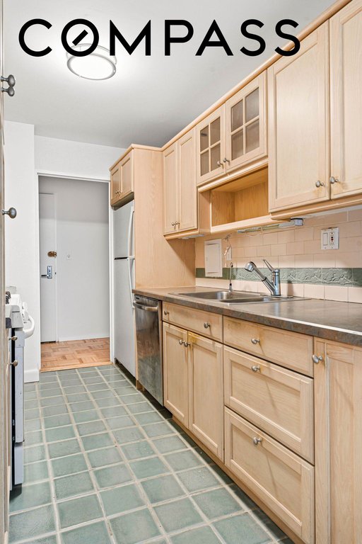 315 West 70th Street, Unit 2D photo 5