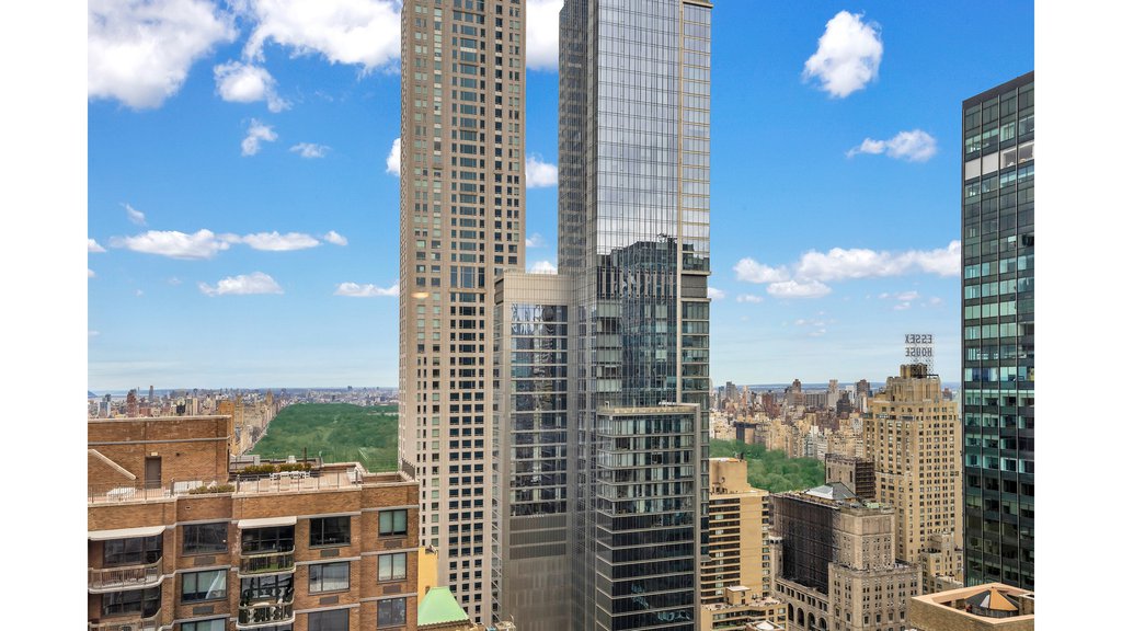 230 West 56th Street, Unit 54F photo 3