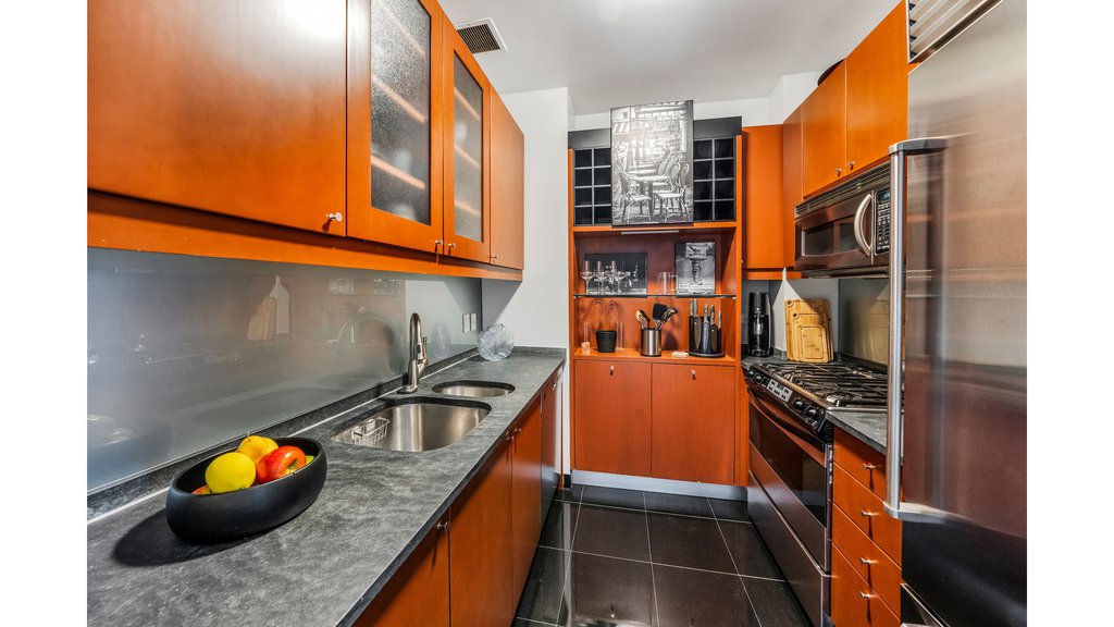 230 West 56th Street, Unit 54F photo 5
