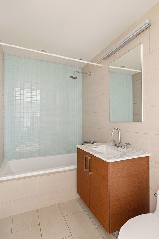 21-45 44th Drive, Unit PHA photo 4