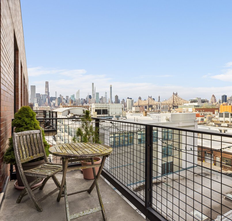 21-45 44th Drive, Unit PHA photo 7