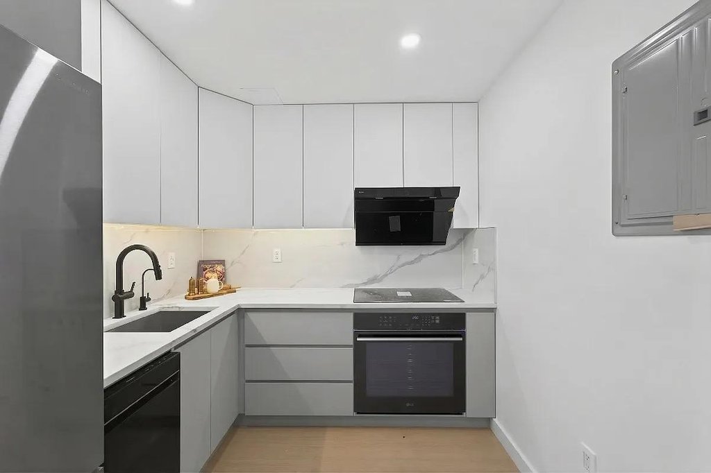 28-08 21st Street, Unit 2A photo 12