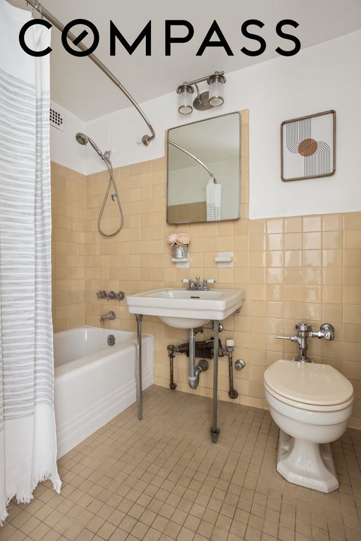 36 Sutton Place South, Unit 11D photo 6