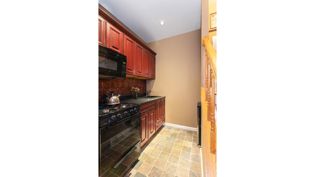 136 West 70th Street, Unit 3 photo 3