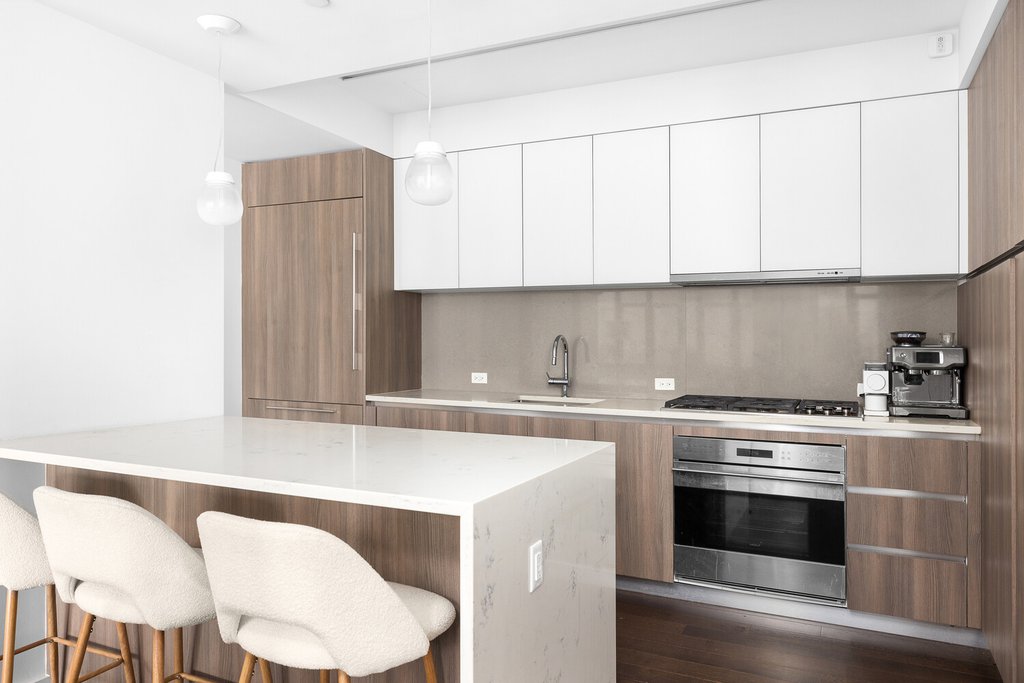 591 Third Avenue, Unit 17A photo 2