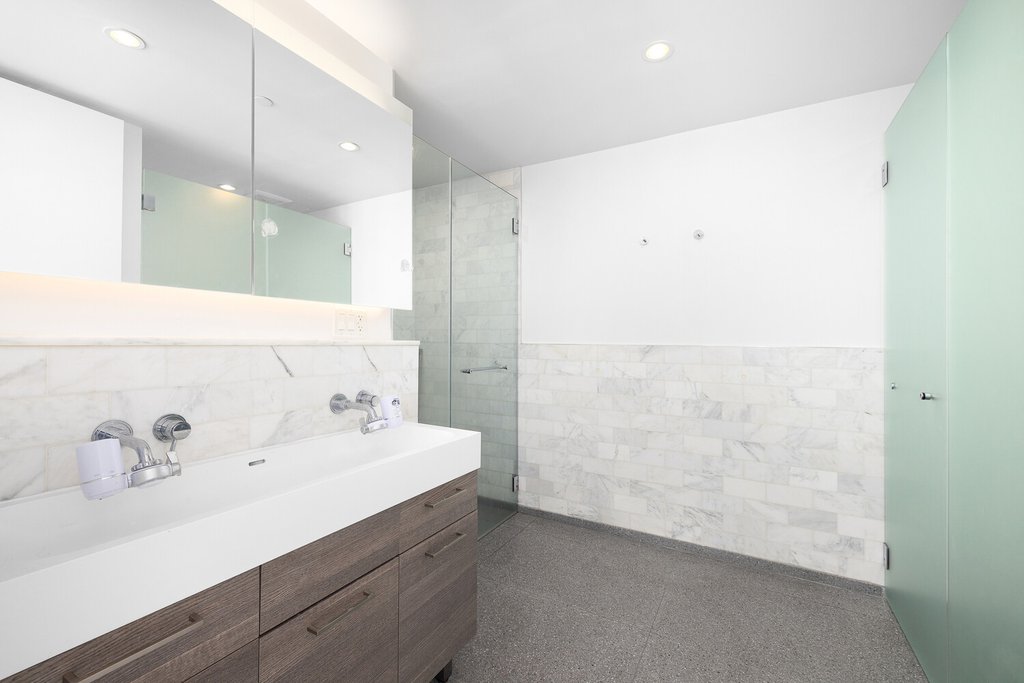591 Third Avenue, Unit 17A photo 5