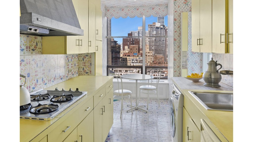 860 United Nations Plaza, Unit 21B photo 6