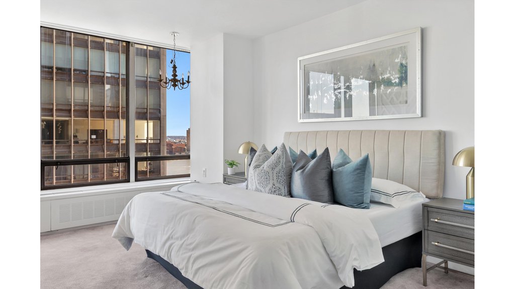 860 United Nations Plaza, Unit 21B photo 4