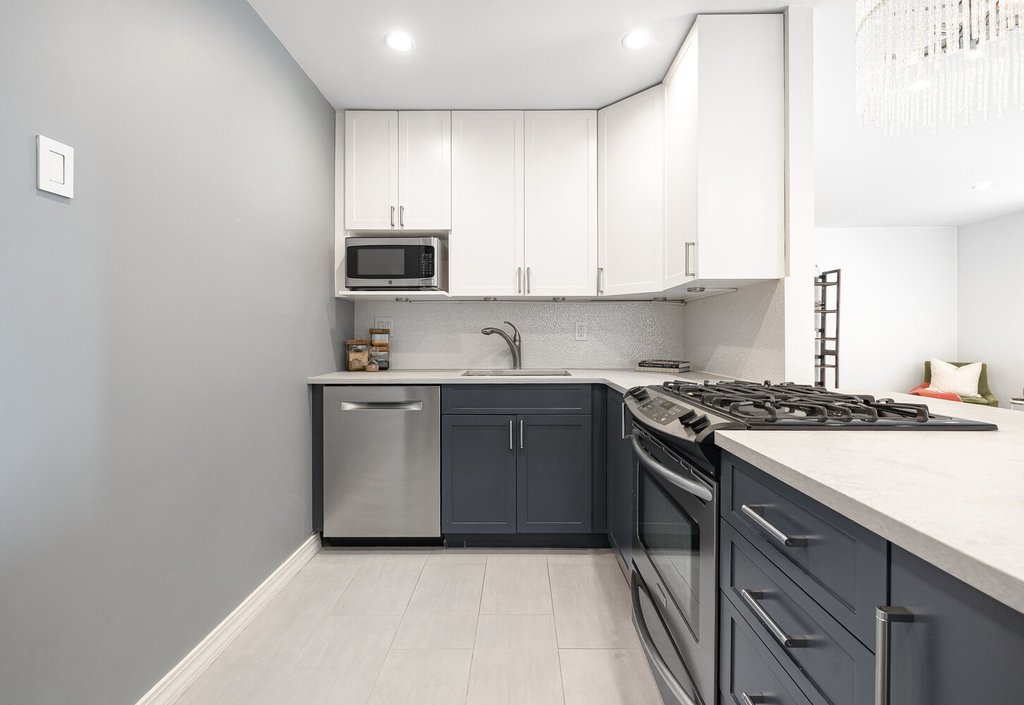 3 Hanover Square, Unit 19J photo 5