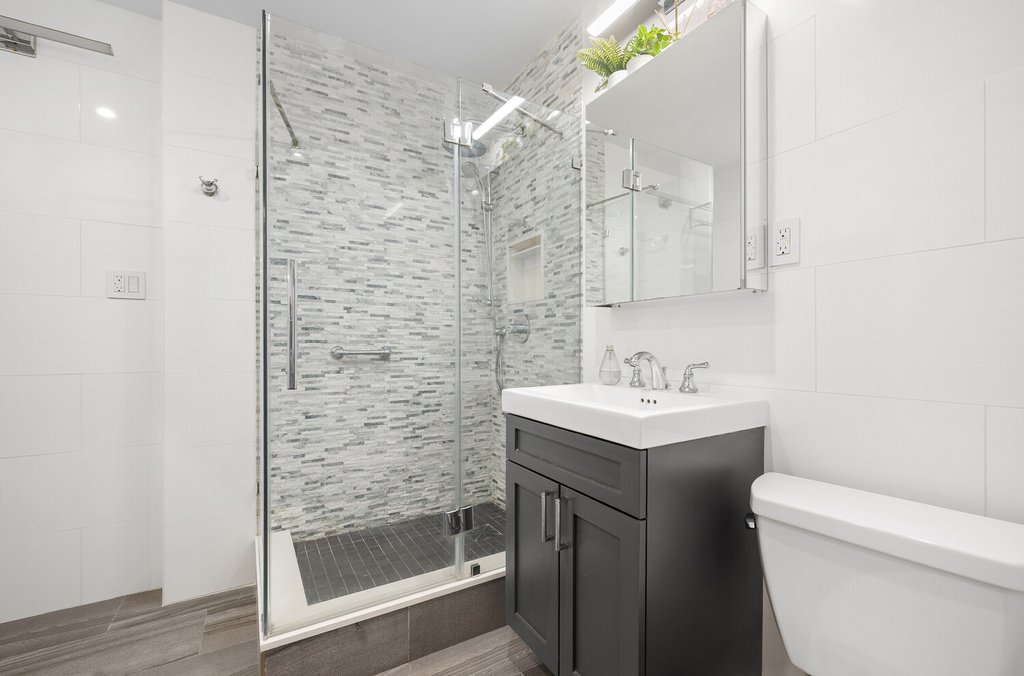 3 Hanover Square, Unit 19J photo 8