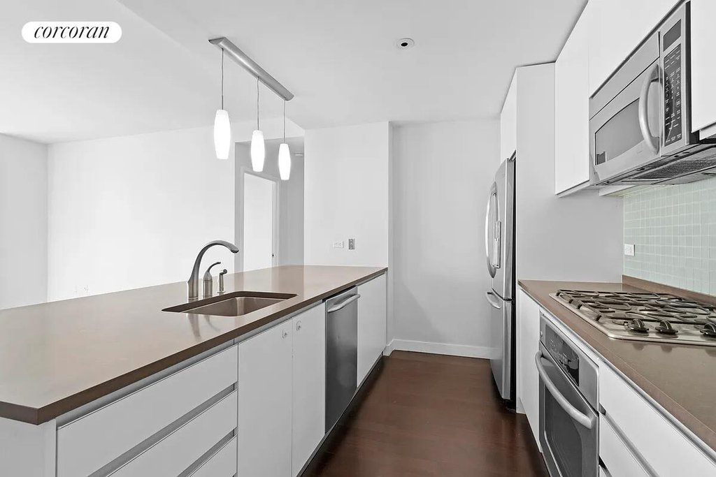 306 Gold Street, Unit 16E photo 3