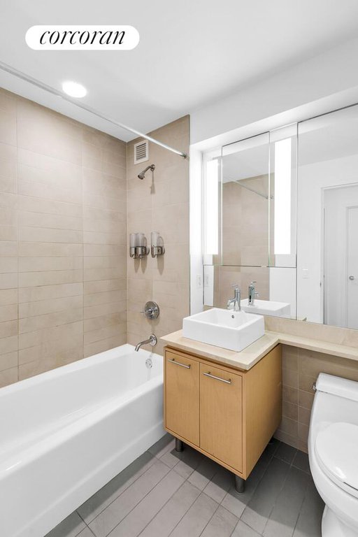 306 Gold Street, Unit 16E photo 5