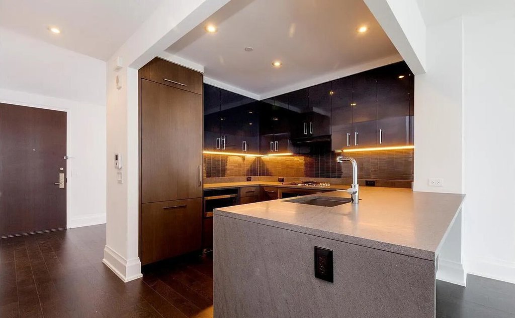 50 Riverside Boulevard, Unit 14H photo 5