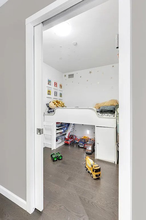 50 Riverside Boulevard, Unit 14H photo 4