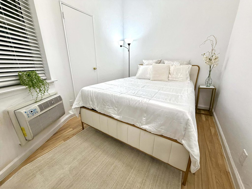 415 East 80th Street, Unit 1B photo 5