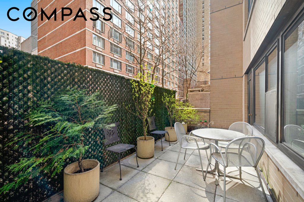 165 West 66th Street, Unit 2R photo 5